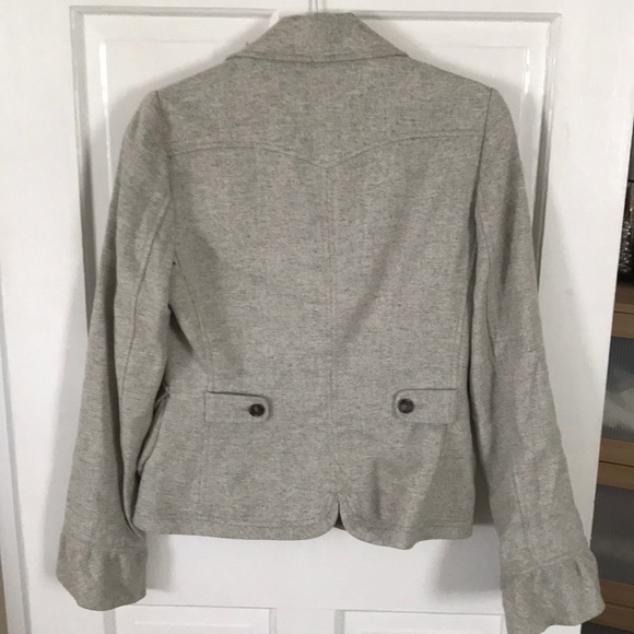 Banana Republic blazer with ruffle cuffs - Picture 4 of 7